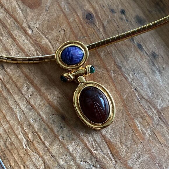💛 Vintage Givenchy Gripoix Sodalite Carnelian Scarab Necklace Pendant & Earrings - Picture 2 of 4